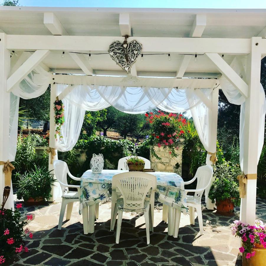 ホテル Il Trullo Di Nonno Angelo San Marco ロコロトンド エクステリア 写真