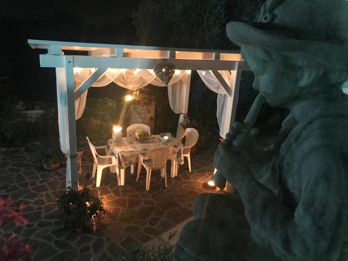 ホテル Il Trullo Di Nonno Angelo San Marco ロコロトンド エクステリア 写真